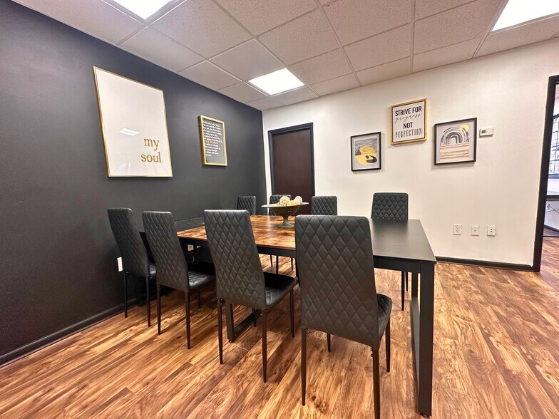 More Photos Of 12550 Biscayne Blvd, North Miami Medical For Lease