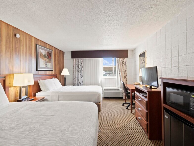 More Photos Of 100 W F St, Casper Hotel For Sale