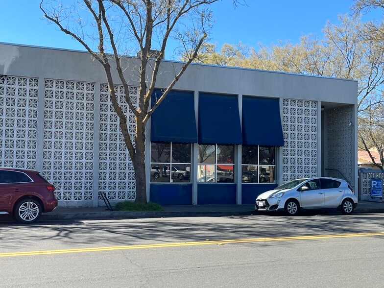 More Photos Of 315 G St, Davis Storefront Retail Office For Lease