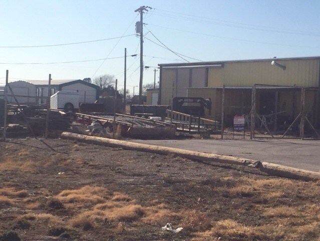 More Photos Of 2330 S Main Ave, Lovington Warehouse For Lease