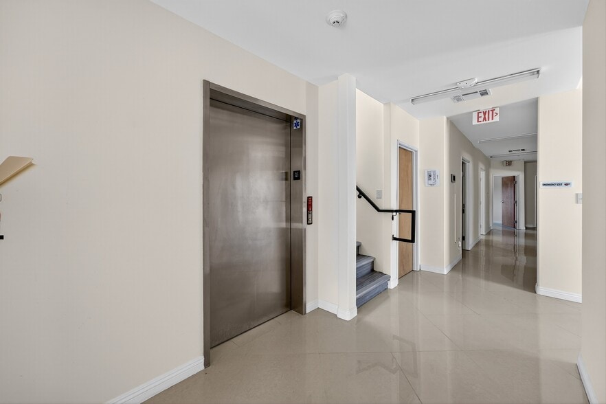 More Photos Of 447 N Prairie Ave, Inglewood Medical For Lease