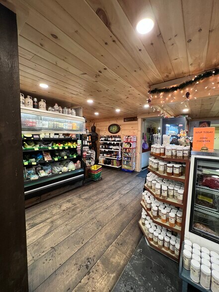 More Photos Of 23 Main St, Wardsboro Convenience Store For Sale