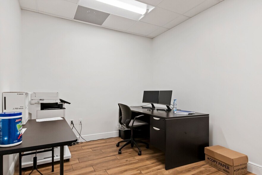 More Photos Of 2433 Gulf To Bay Blvd, Clearwater Storefront Retail Office For Lease