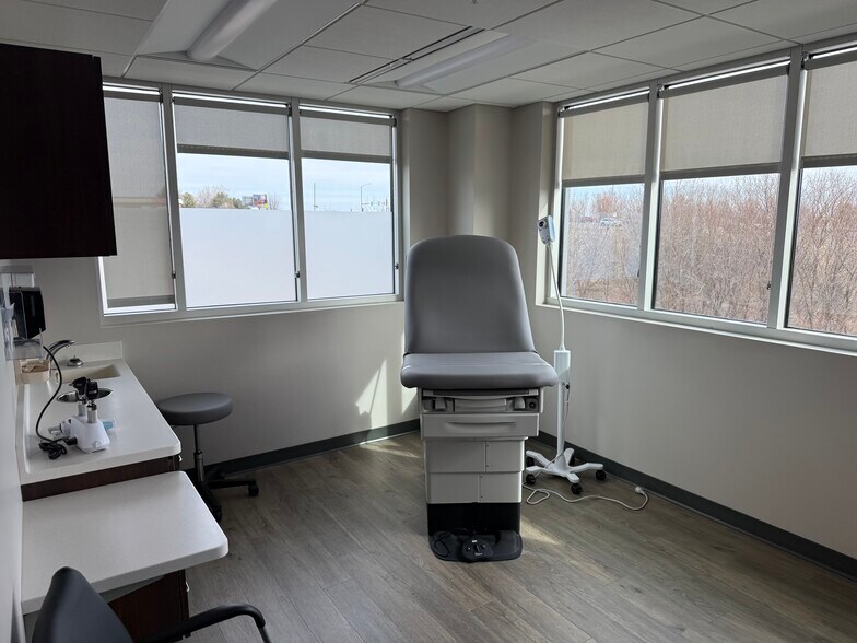 More Photos Of 4025 Westmark Dr, Dubuque Office For Sale