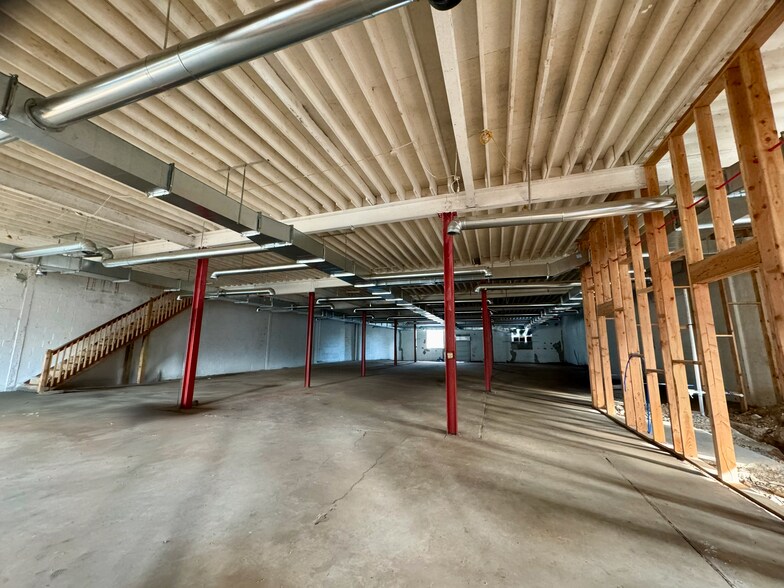 More Photos Of 292 E Smith St, Woodbridge Warehouse For Sale