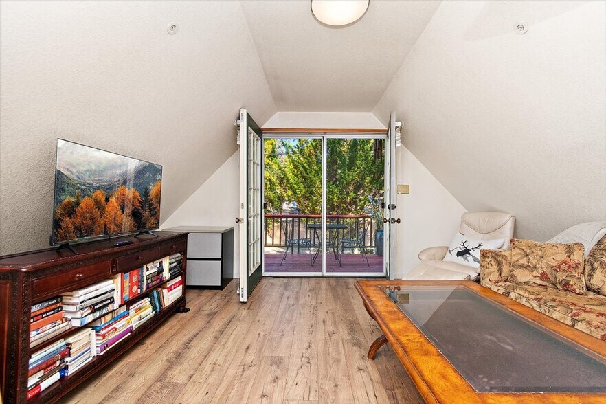 More Photos Of 39226 N Shore Dr, Fawnskin Restaurant For Sale