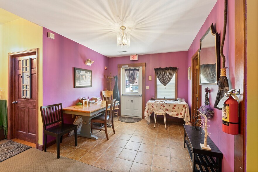 More Photos Of 35 East Ave, Burrillville Freestanding For Lease