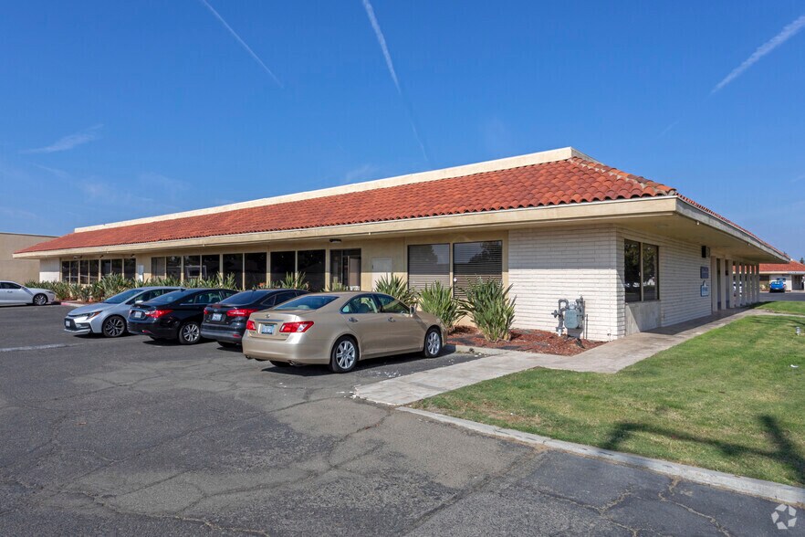 More Photos Of 334 Shaw Ave, Clovis Medical For Lease