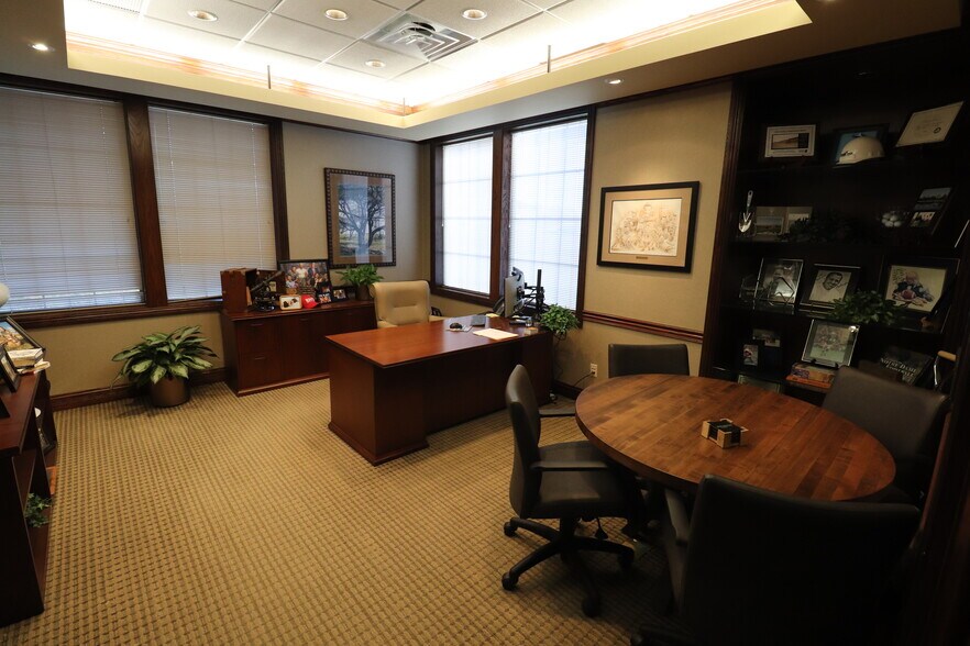 More Photos Of 9009 Coldwater Rd, Fort Wayne Unknown For Lease