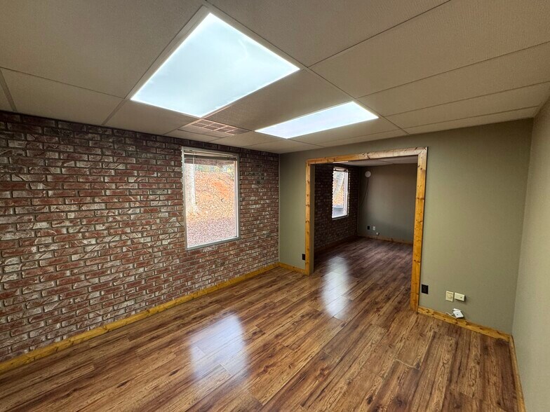 More Photos Of 1761 McCoba Dr SE, Smyrna Warehouse For Lease