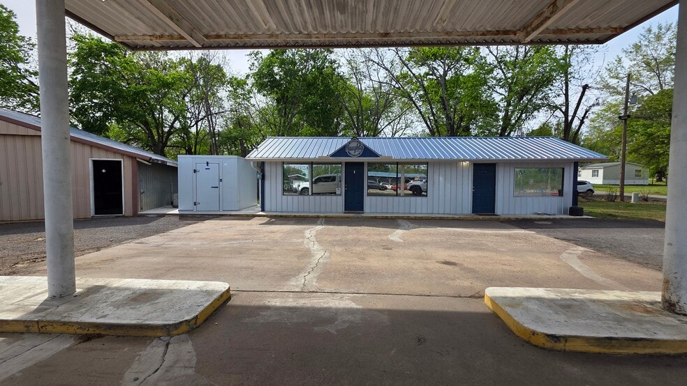 Primary Photo Of 108 Scenic 7 N Hwy, Ola Restaurant For Sale