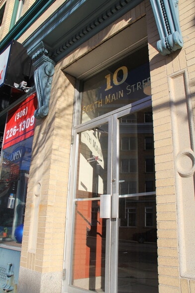 More Photos Of 1 Park St, Attleboro Storefront Retail Office For Lease