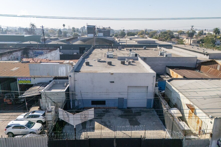 More Photos Of 1206 E Slauson Ave, Los Angeles Warehouse For Sale