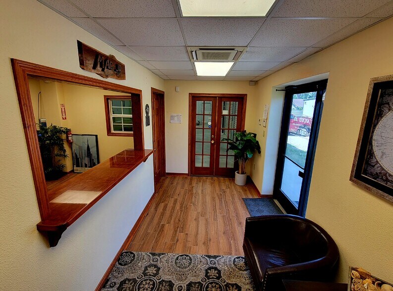 More Photos Of 2605 William Tell St, Houston Industrial For Sale