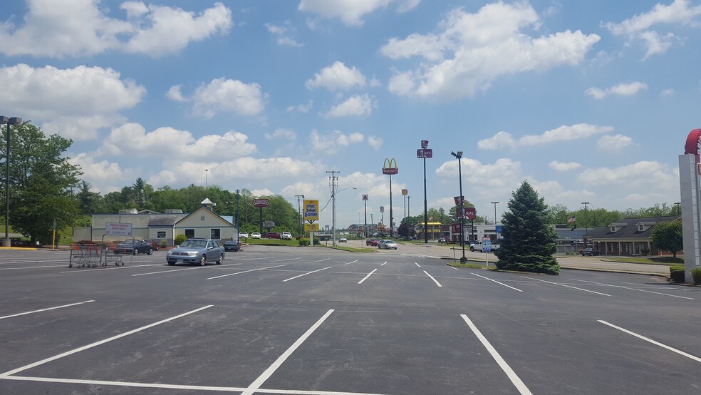 More Photos Of 2002-2012 Lee Hwy, Bristol Unknown For Lease