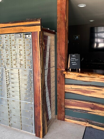 More Photos Of 201 E Center St, Tarpon Springs Bar For Lease