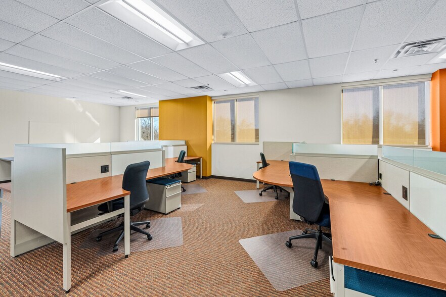 More Photos Of 300 SW 24th St, Bentonville Office For Lease