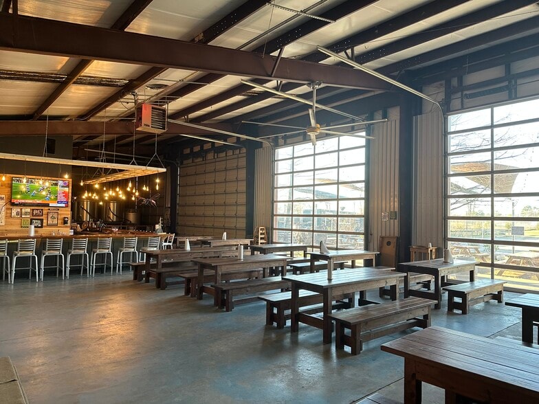 More Photos Of 2606 Spring Cypress Rd, Spring Warehouse For Sale