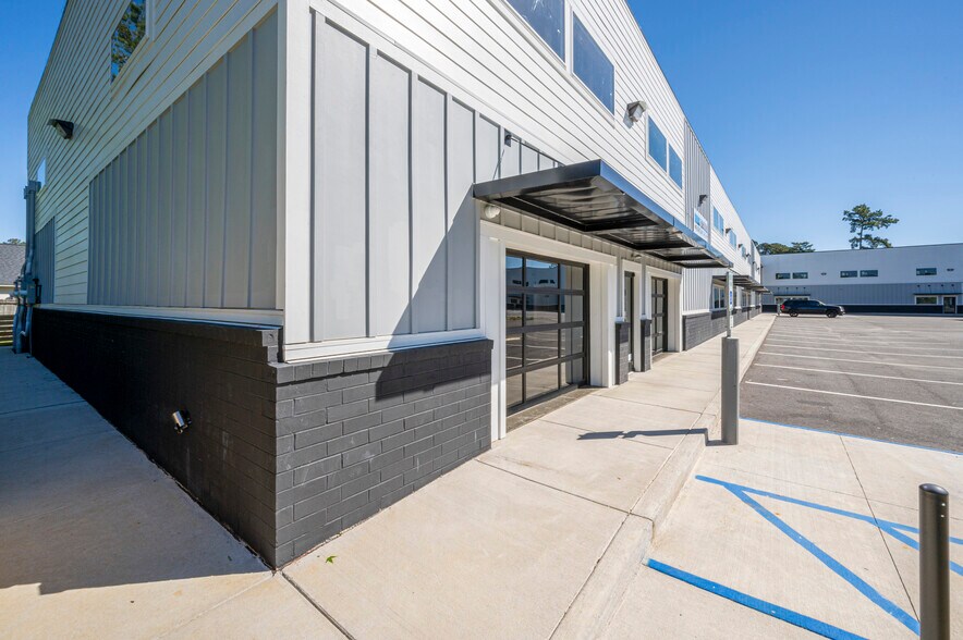 More Photos Of 8120 Windsor Hill Blvd, North Charleston Light Distribution For Lease