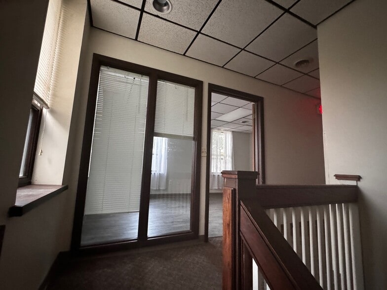 More Photos Of 111 Bucklin St, La Salle Office For Sale