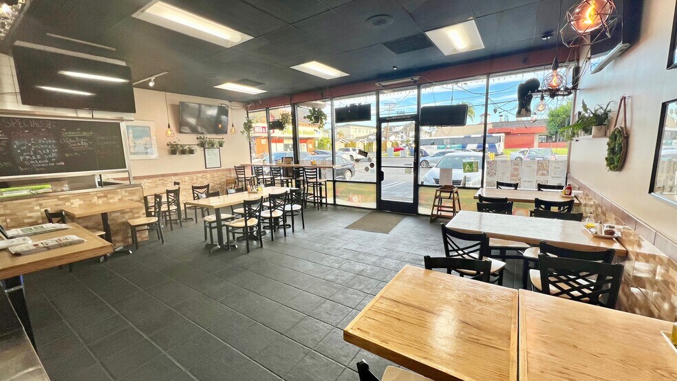 More Photos Of 3001-3021 S Figueroa St, Los Angeles Restaurant For Lease