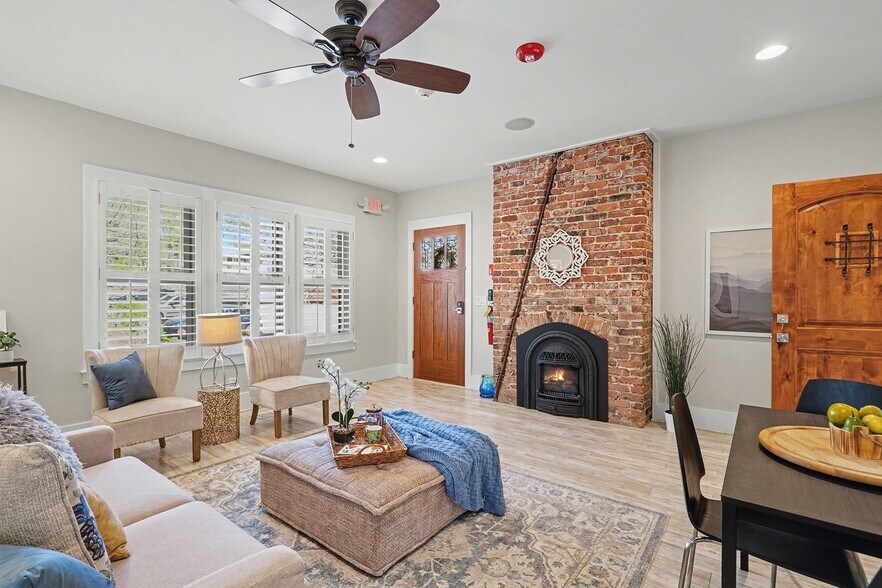 More Photos Of 119 E Maple St, Decatur Loft Creative Space For Sale