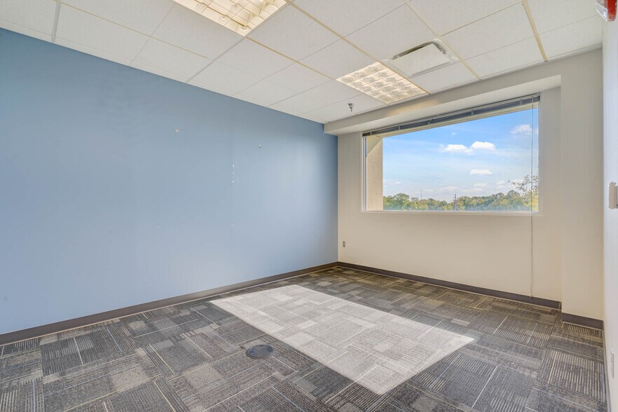 More Photos Of 2201 Lucien Way, Maitland Office For Lease