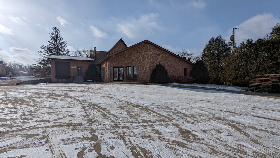 More Photos Of 16 W Highway St, Dodge Center Light Distribution For Sale