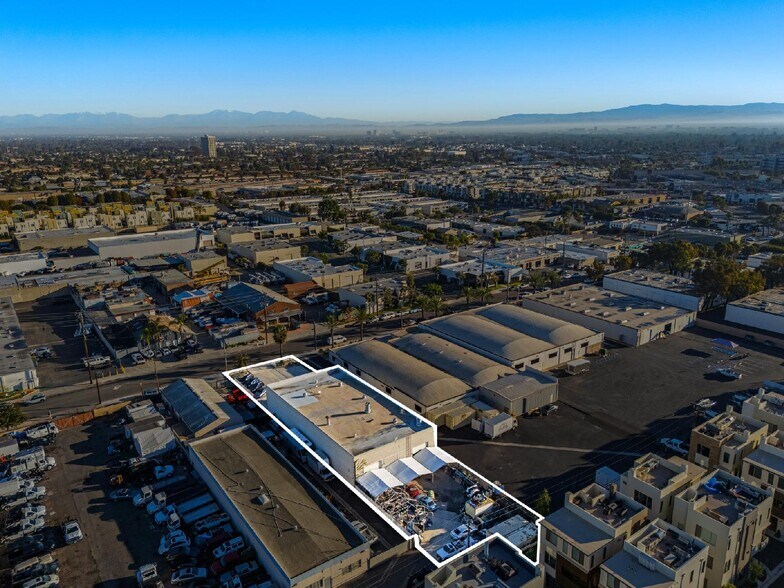 More Photos Of 779 W 16th St, Costa Mesa Warehouse For Sale