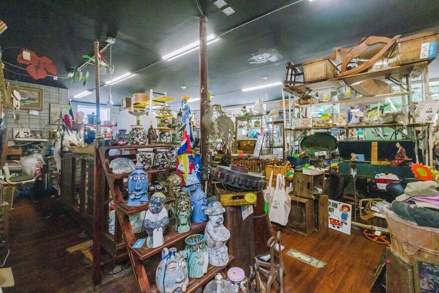 More Photos Of 1019 Main Rd, Tiverton Storefront For Sale