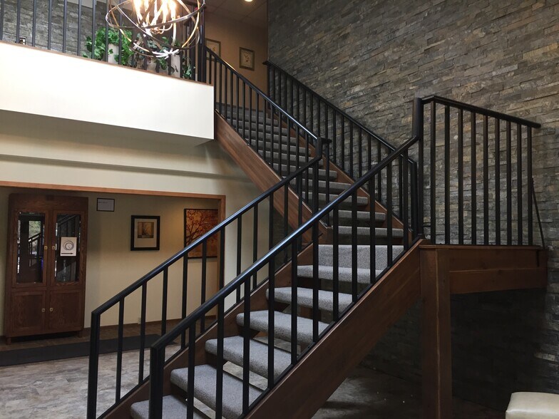 More Photos Of 299 Coon Rapids Blvd NW, Coon Rapids Office For Lease