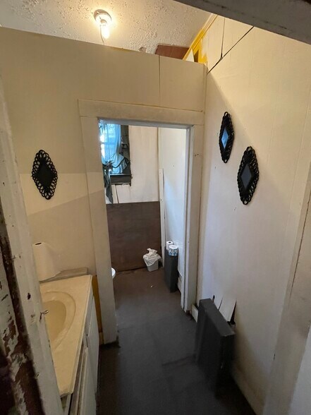 More Photos Of 8536 Scott St, Houston Religious Facility For Sale
