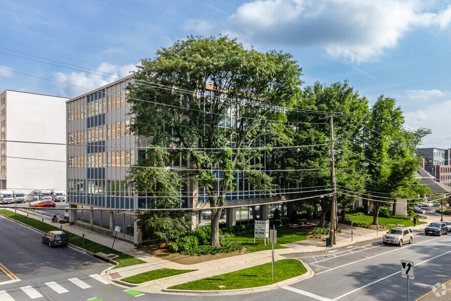 Primary Photo Of 1400 Spring St, Silver Spring Medical For Lease