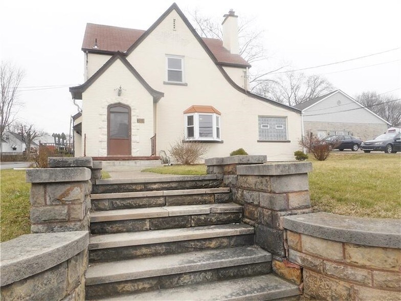 2865 Leechburg Rd, Lower Burrell, PA 15068 Office Residential For