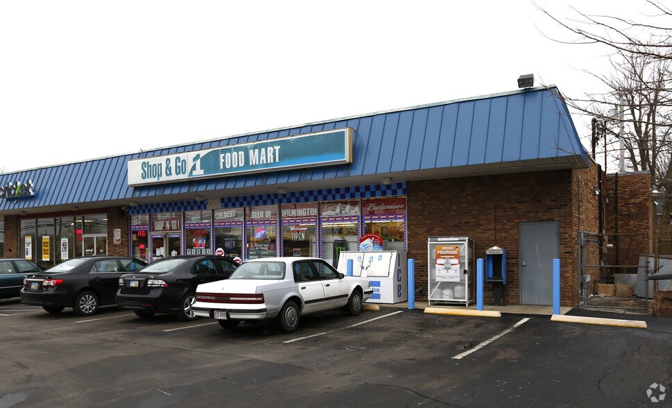 More Photos Of 1089-1097 W Locust St, Wilmington Unknown For Lease