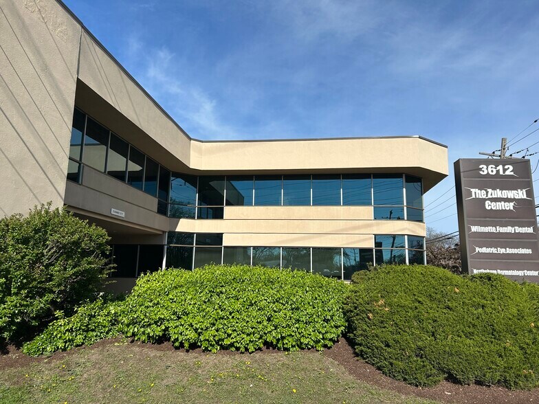 More Photos Of 3612 Lake Ave, Wilmette Medical For Lease