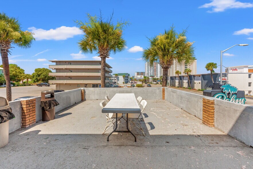 More Photos Of 1900 S Ocean Blvd, Myrtle Beach Hotel For Lease