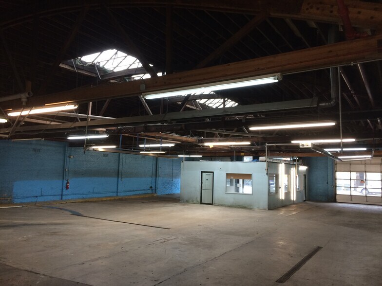 More Photos Of 2036 W Armitage Ave, Chicago Restaurant For Lease