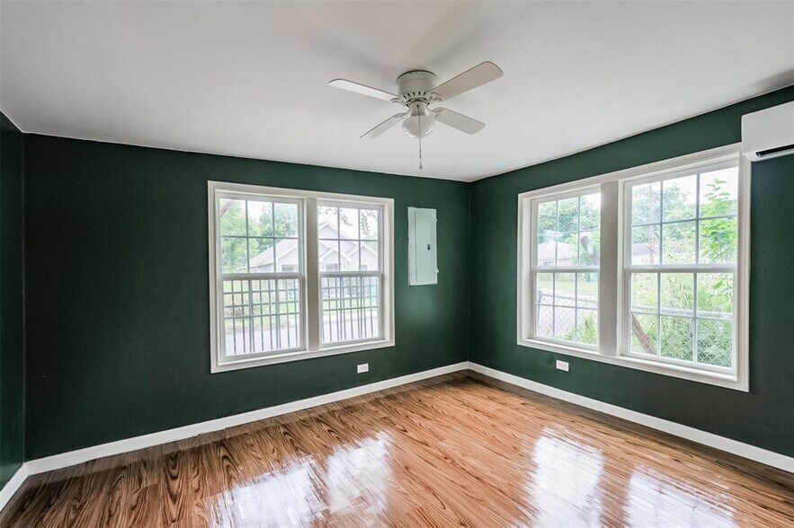 More Photos Of 3349 Anita St, Houston Specialty For Sale