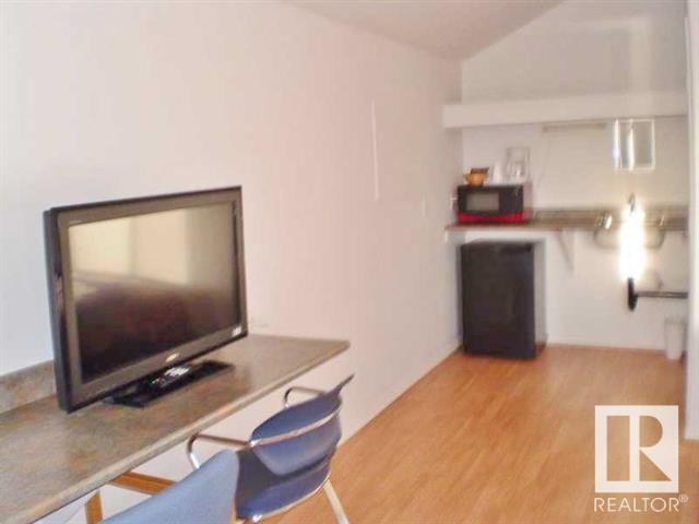 More Photos Of 5125 North Avenue ave, Swan Hills Hotel For Sale