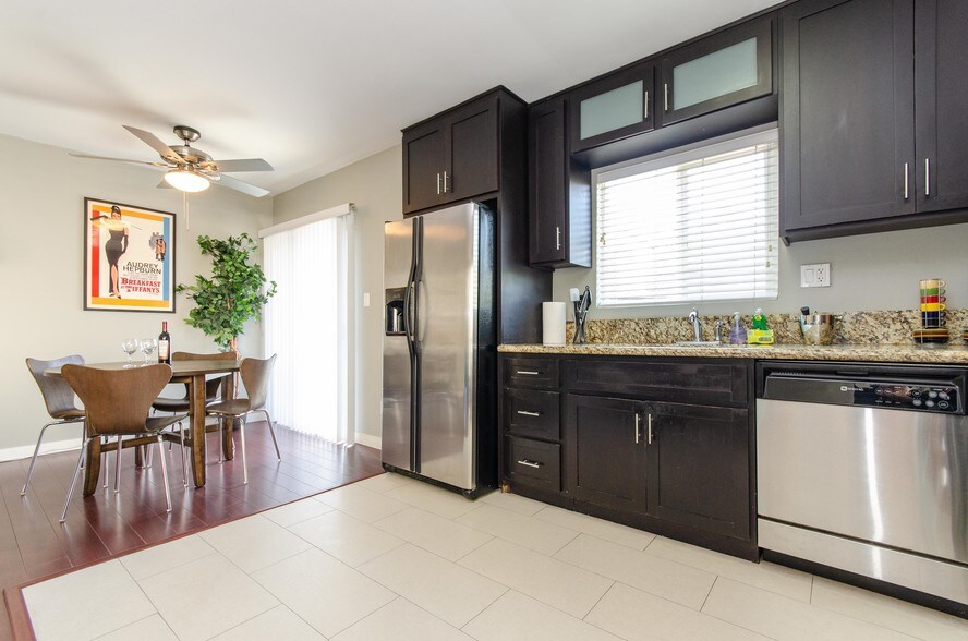 More Photos Of 1530 N Formosa Ave, Los Angeles Apartments For Sale