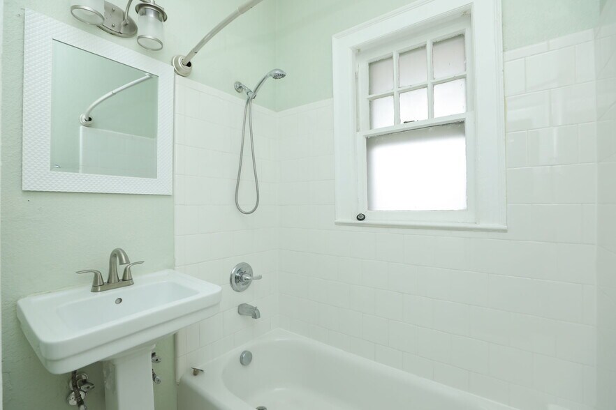 More Photos Of 717 Broadway St, Galveston Apartments For Sale