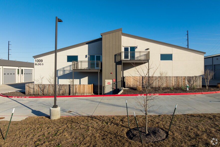 More Photos Of 1009 N RR 620, Lakeway Warehouse For Sale
