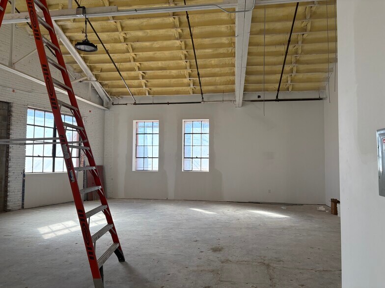 More Photos Of 1737 NW 5th St, Oklahoma City Warehouse For Lease
