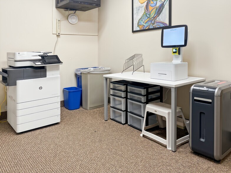 More Photos Of 1600 Airport Fwy, Bedford Coworking Space