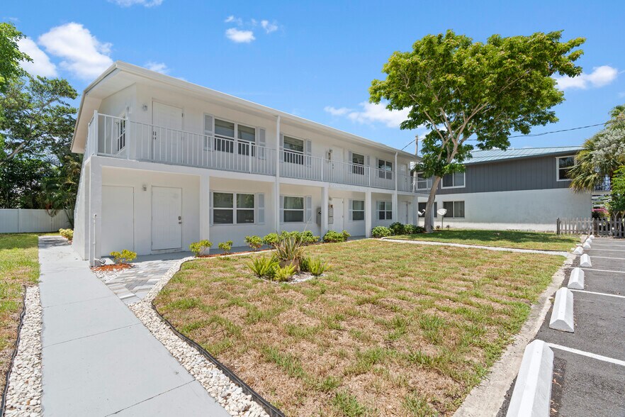 More Photos Of 1150 Carlton Ct, Fort Pierce Apartments For Sale