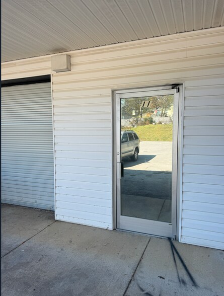 Primary Photo Of 8627 Hixson Pike, Hixson Unknown For Lease
