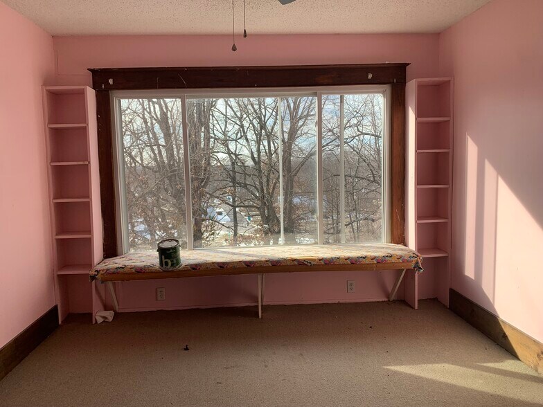 More Photos Of 325 Iris Ct, Saint Clair Medical For Sale