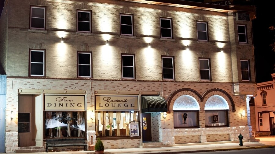 Primary Photo Of 201 Steele St, Algoma Hotel For Sale