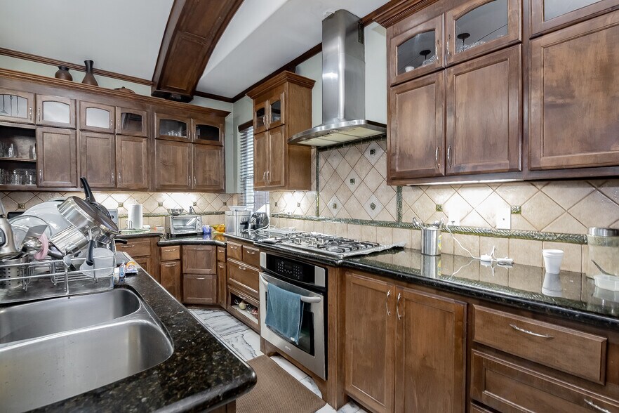 More Photos Of 3005 Houston Hwy, Victoria Hotel For Sale